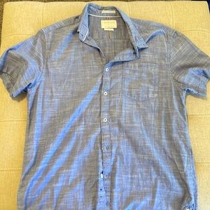 Men’s short sleeve button down